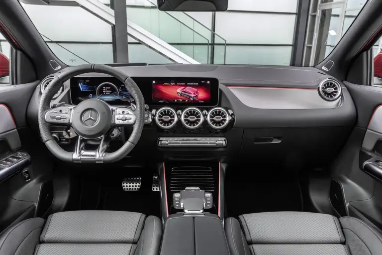 Mercedes-AMG GLA 35 - 23