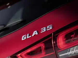 Mercedes-AMG GLA 35 - 4
