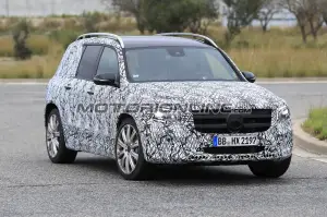 Mercedes-AMG GLB A35 foto spia 21 novembre 2018