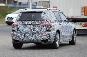 Mercedes-AMG GLB A35 foto spia 21 novembre 2018