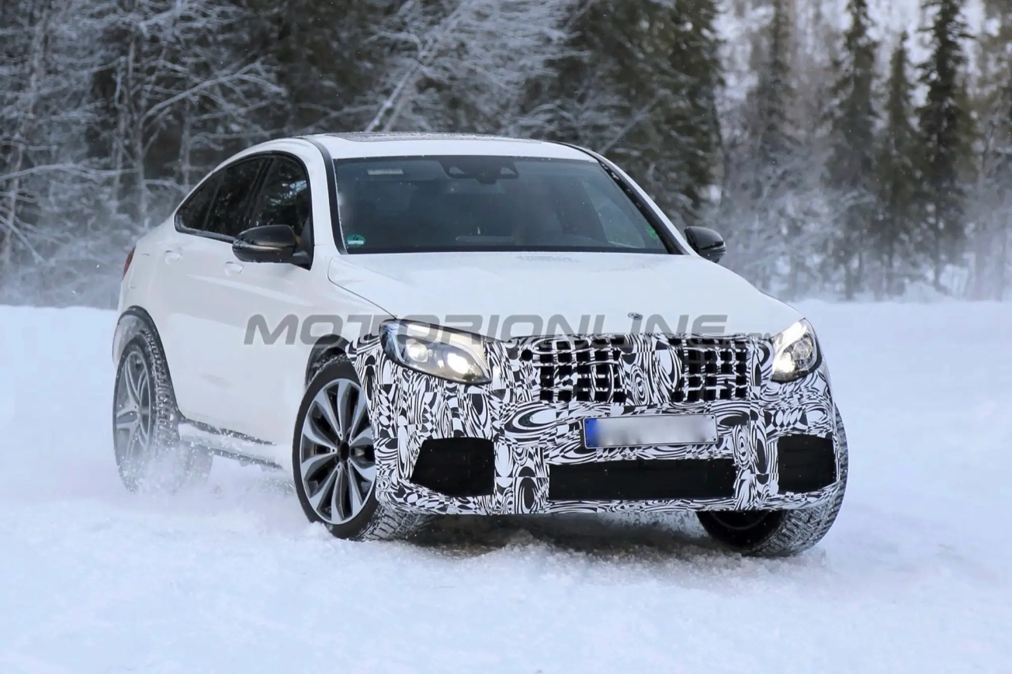 Mercedes-AMG GLC 63 Coupe - Foto spia 01-02-2017 - 2