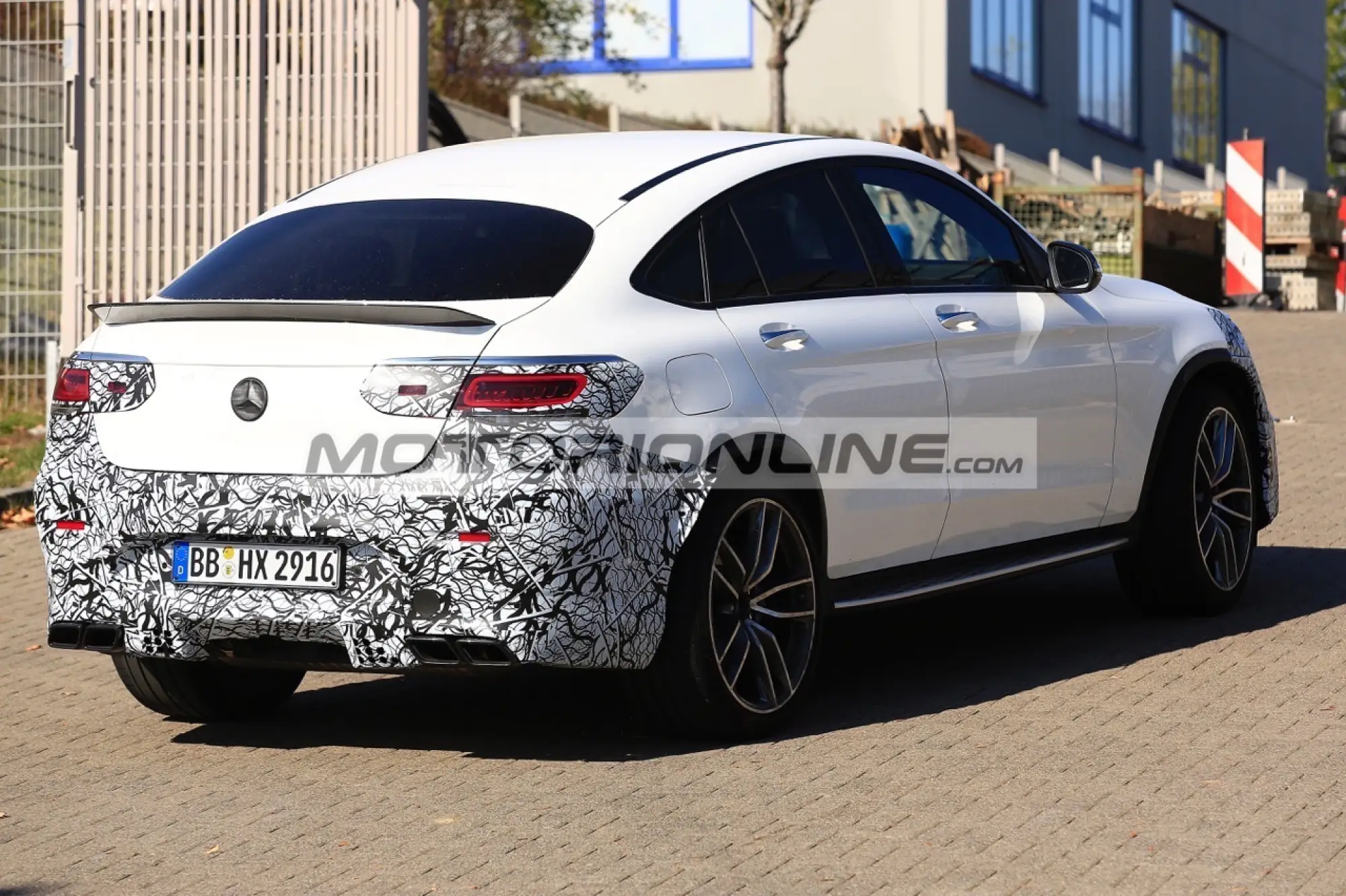 Mercedes AMG GLC 63 facelift - Foto spia 16-10-2018 - 7