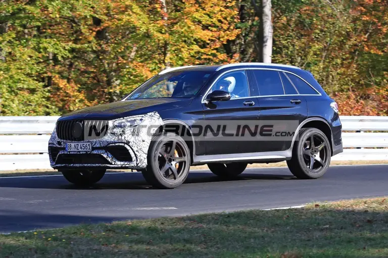 Mercedes AMG GLC 63 facelift - Foto spia 16-10-2018 - 12