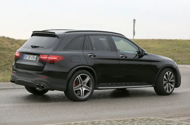 Mercedes-AMG GLC63 - foto spia dicembre 2016 - 6