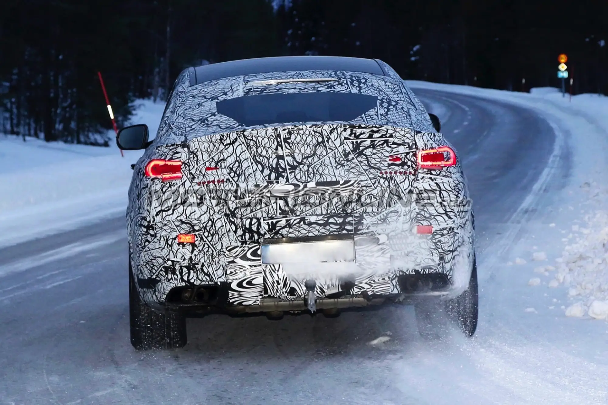 Mercedes-AMG GLE 63 Coupe 2020 - foto spia 10-01-2019 - 15