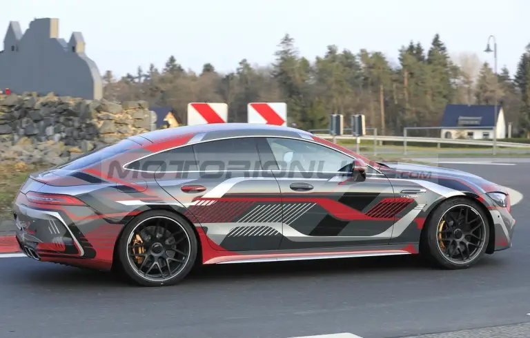 Mercedes-AMG GT 4 door 2022 - Foto spia 22-04-2021 - 21