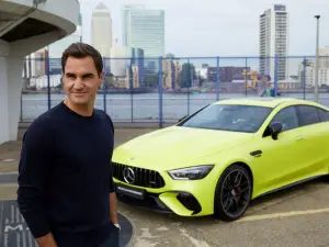 Mercedes-AMG GT 63 S E Performance Roger Federer asta - Foto