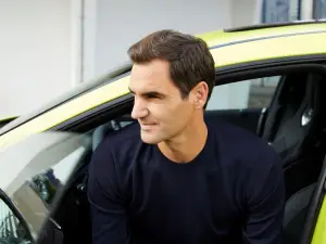 Mercedes-AMG GT 63 S E Performance Roger Federer asta - Foto - 14