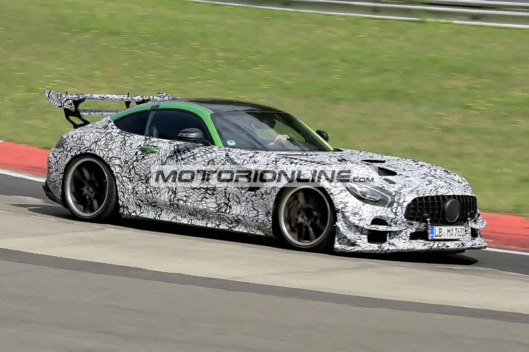 Mercedes-AMG GT Black Series - Foto spia 16-8-2019 - 4