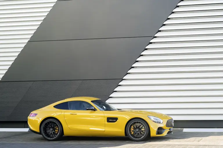 Mercedes-AMG GT C MY 2018 - 13