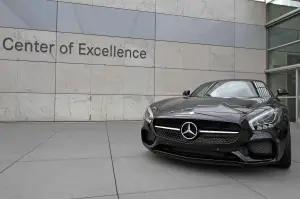 Mercedes-AMG GT di colore nero - 3