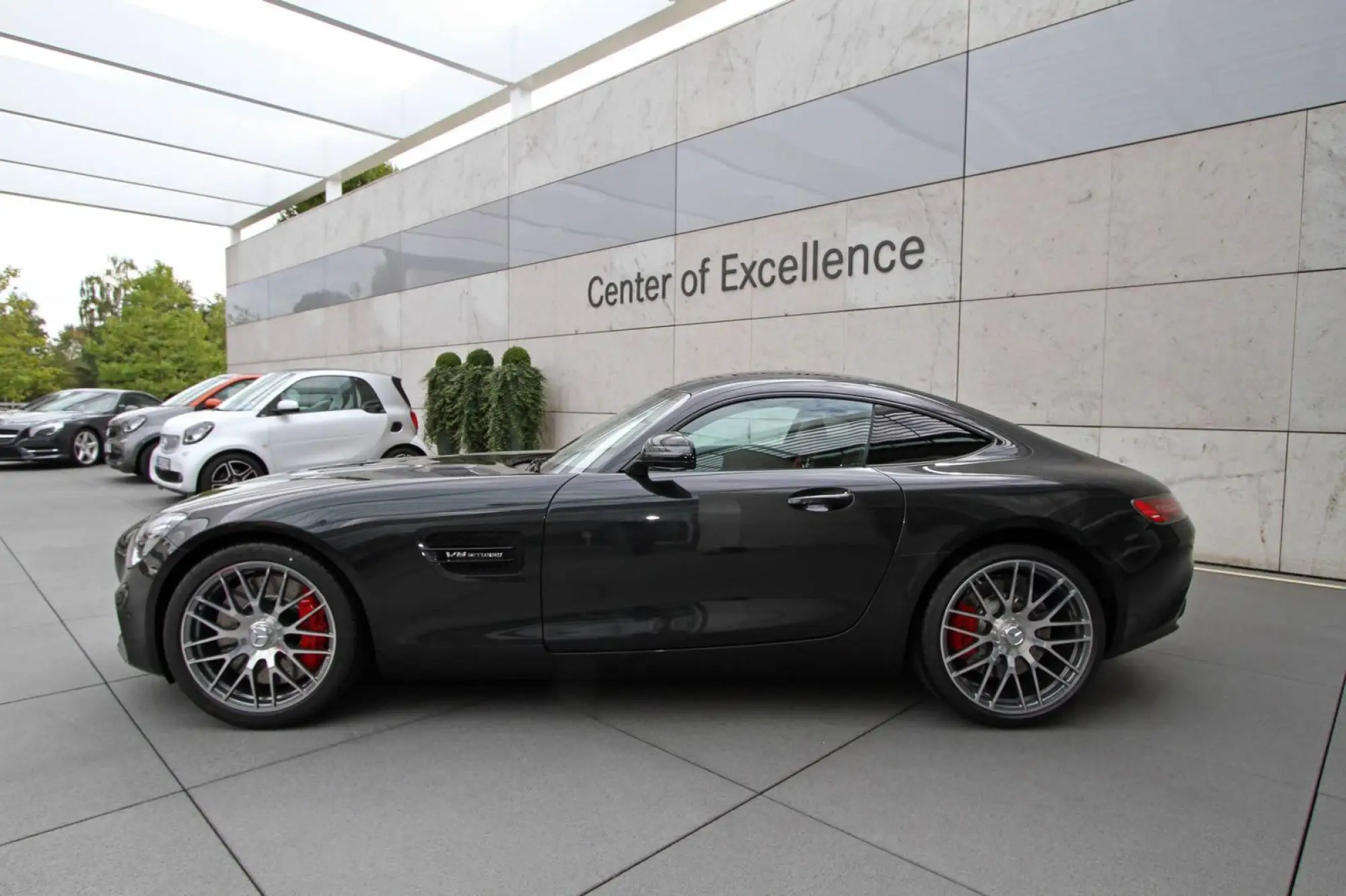 Mercedes-AMG GT di colore nero - 5