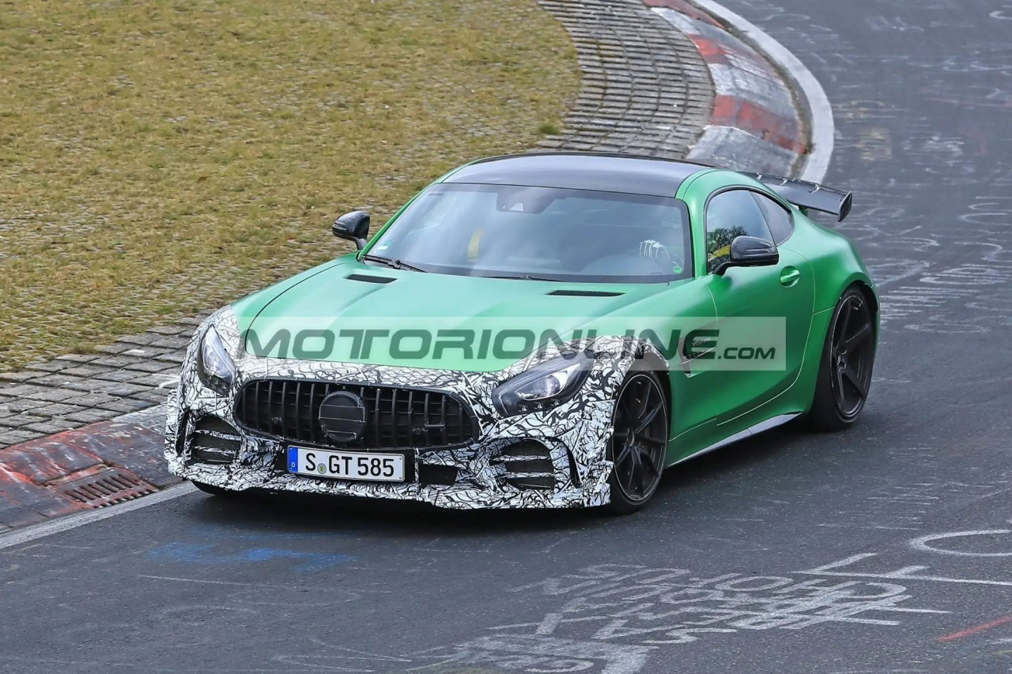 Mercedes-AMG GT R facelift foto spia 30-3-2018 - 2