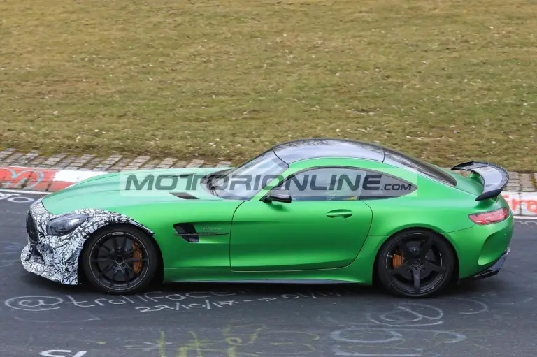 Mercedes-AMG GT R facelift foto spia 30-3-2018 - 5