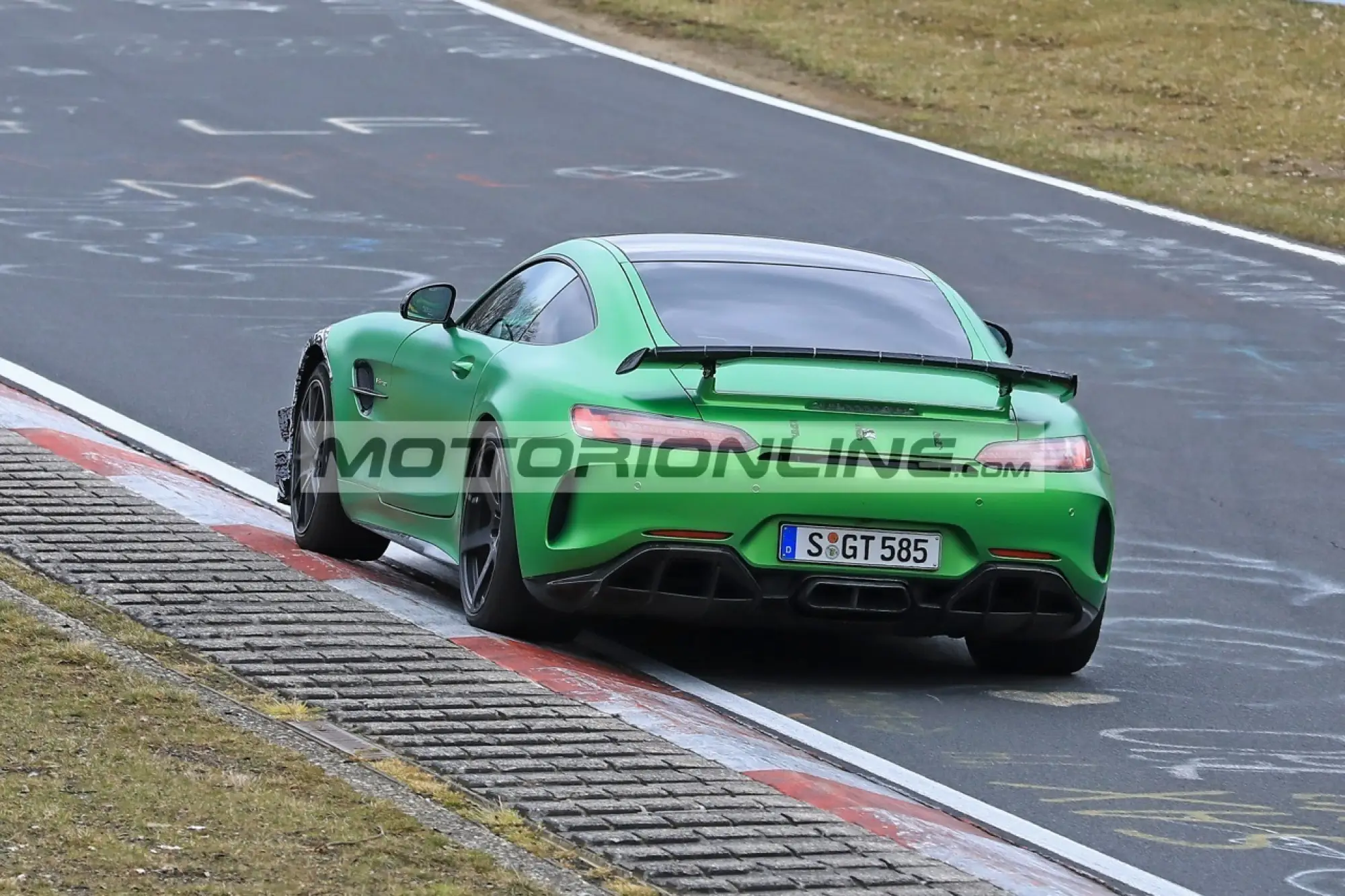 Mercedes-AMG GT R facelift foto spia 30-3-2018 - 8