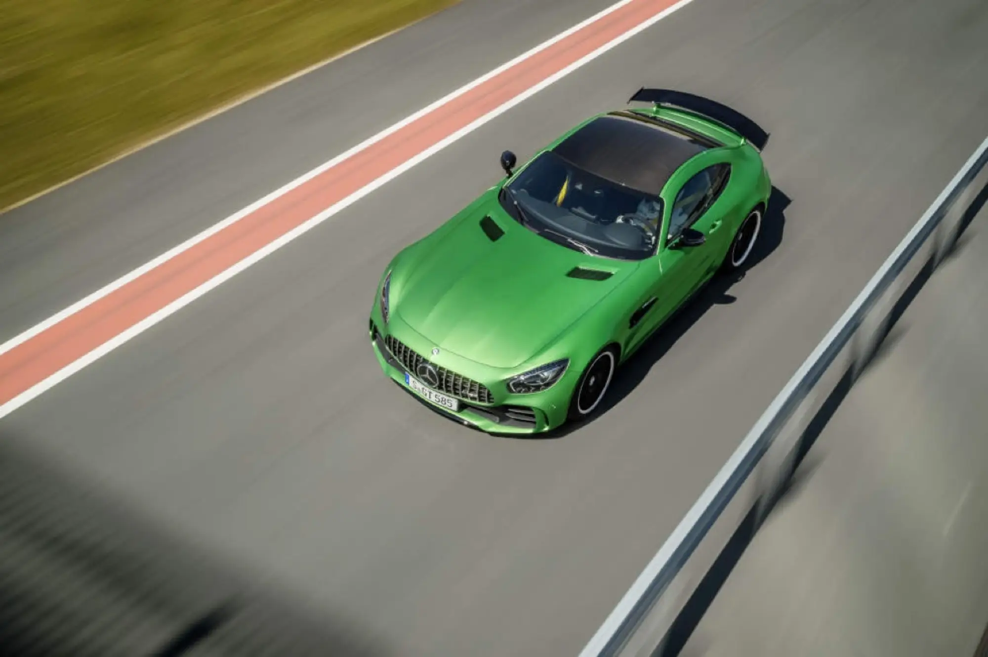 Mercedes-AMG GT R - nuova galleria su giro record - 1