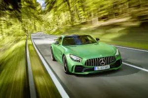 Mercedes-AMG GT R - nuova galleria su giro record - 2