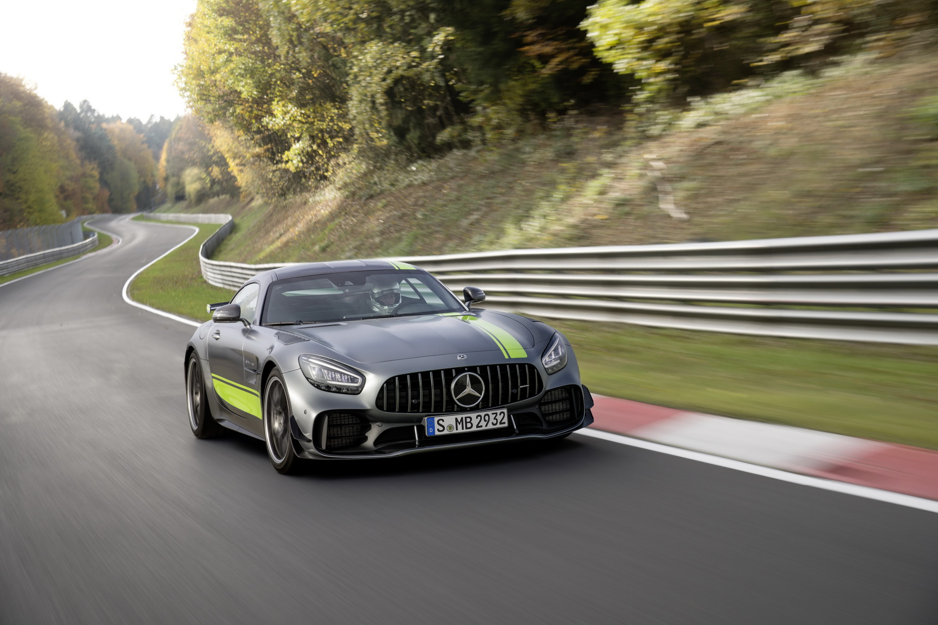 Mercedes AMG GT-R Pro - Inizia la produzione