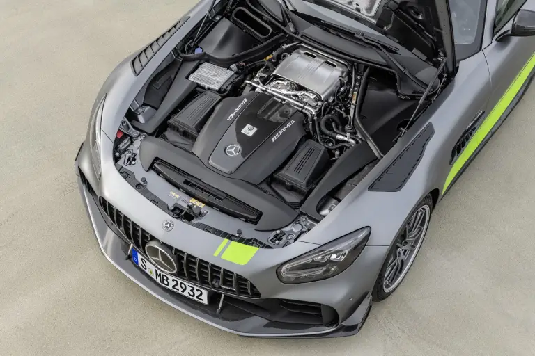 Mercedes-AMG GT R Pro - 11