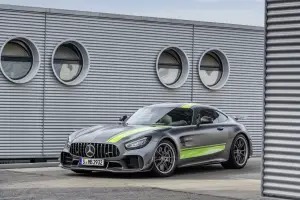 Mercedes-AMG GT R Pro - 3