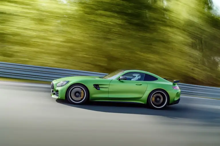 Mercedes-AMG GT R - 4