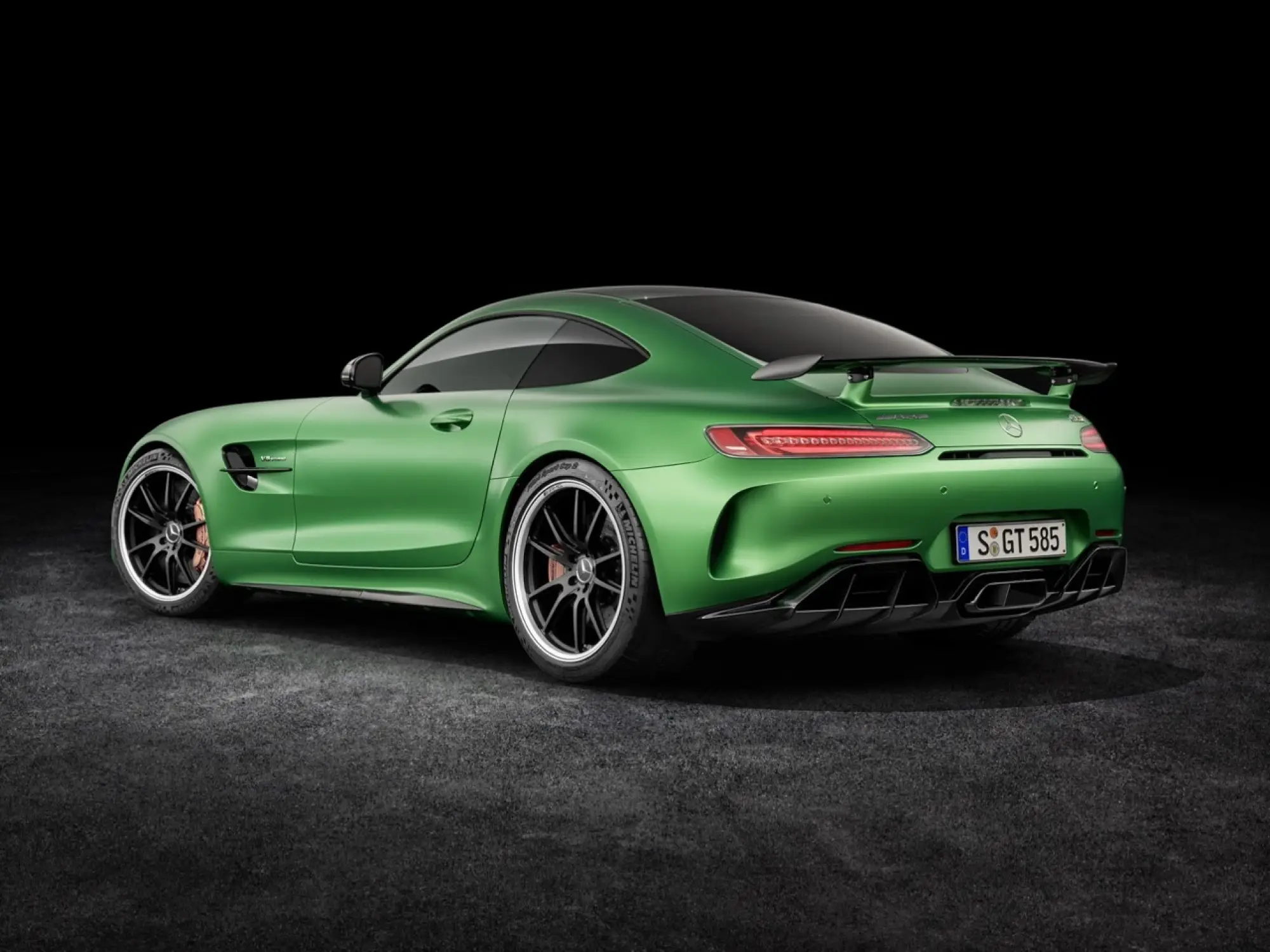 Mercedes-AMG GT R - 21