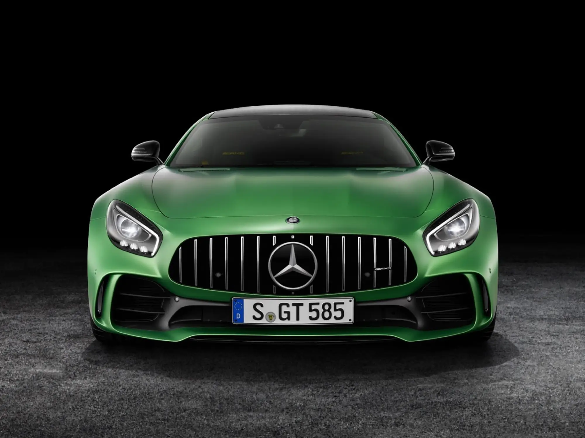 Mercedes-AMG GT R - 22