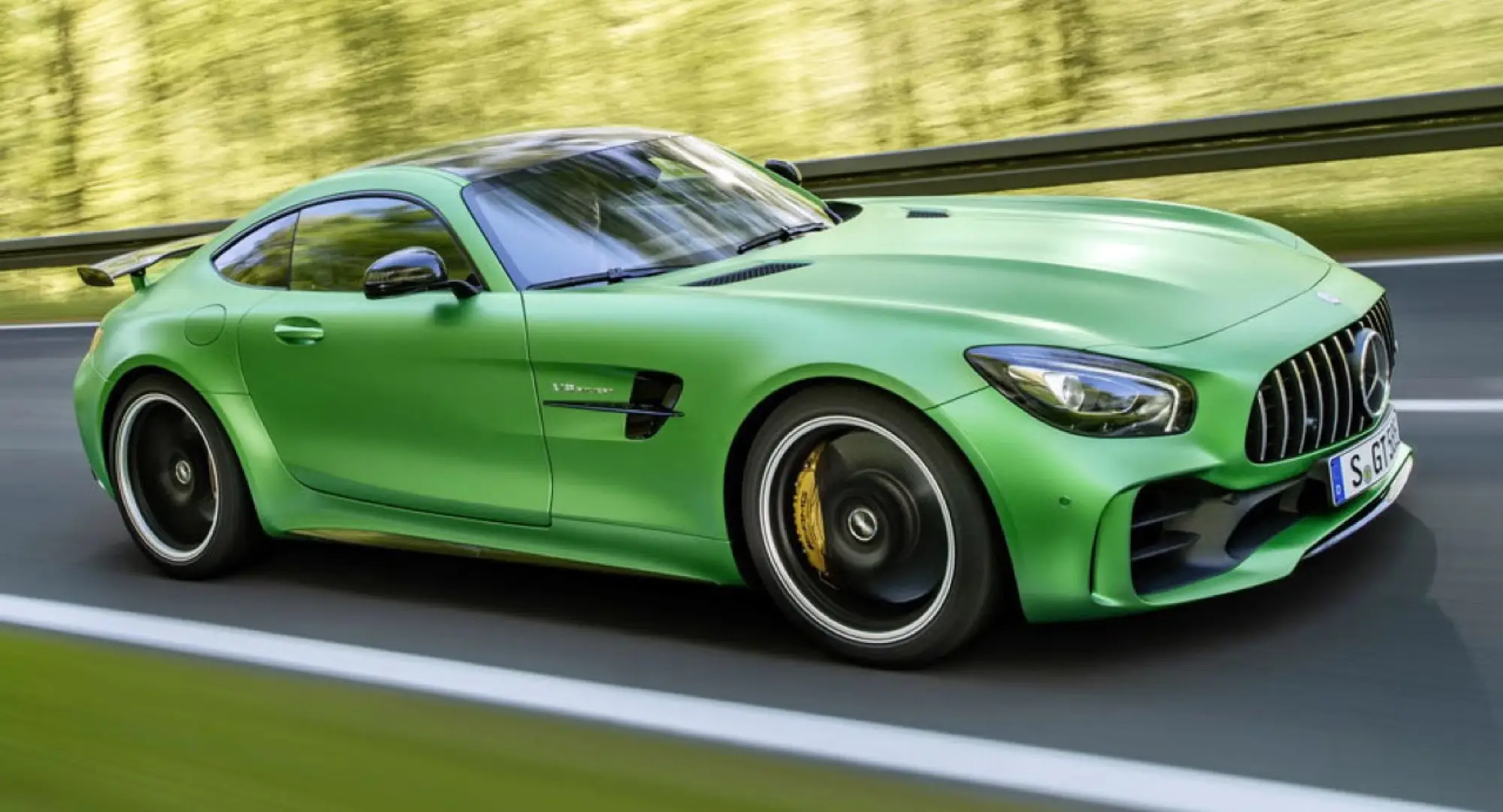 Mercedes-AMG GT R - 31