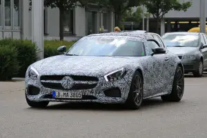 Mercedes AMG GT Roadster foto spia 26 luglio 2016 - 1