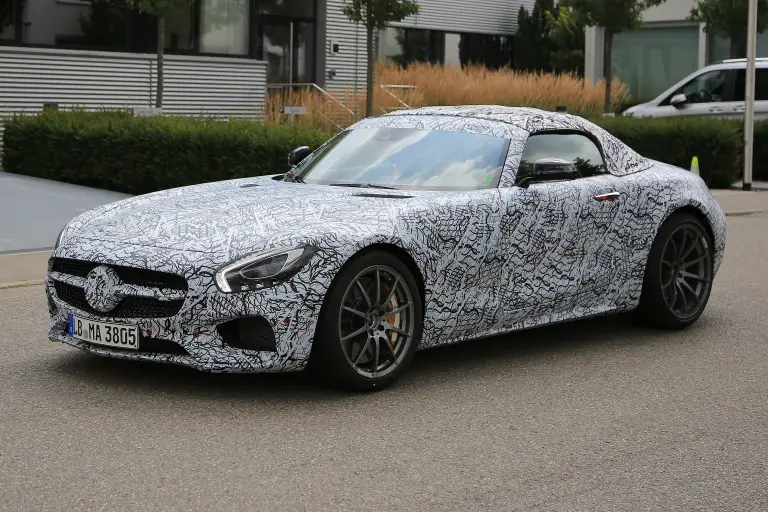 Mercedes AMG GT Roadster foto spia 26 luglio 2016 - 3