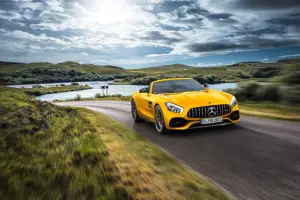 Mercedes AMG GT S Roadster - 11