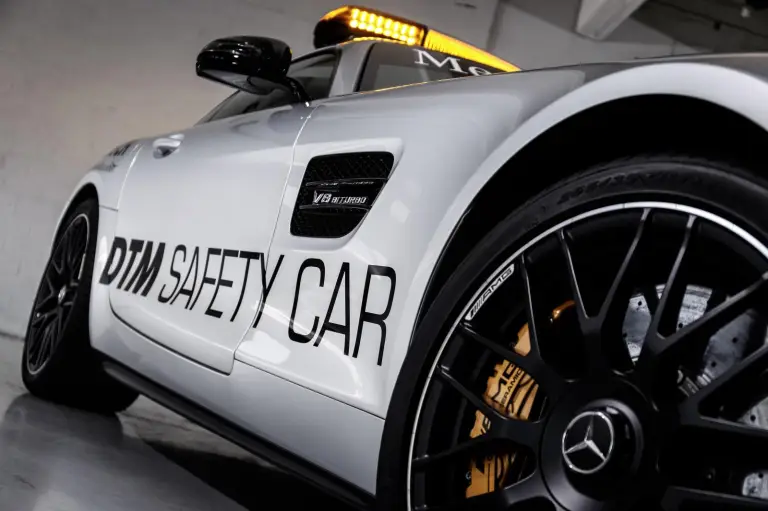 Mercedes AMG GT S Safety Car DTM 2015 - 6