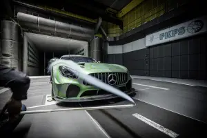 Mercedes AMG GT4 - 1