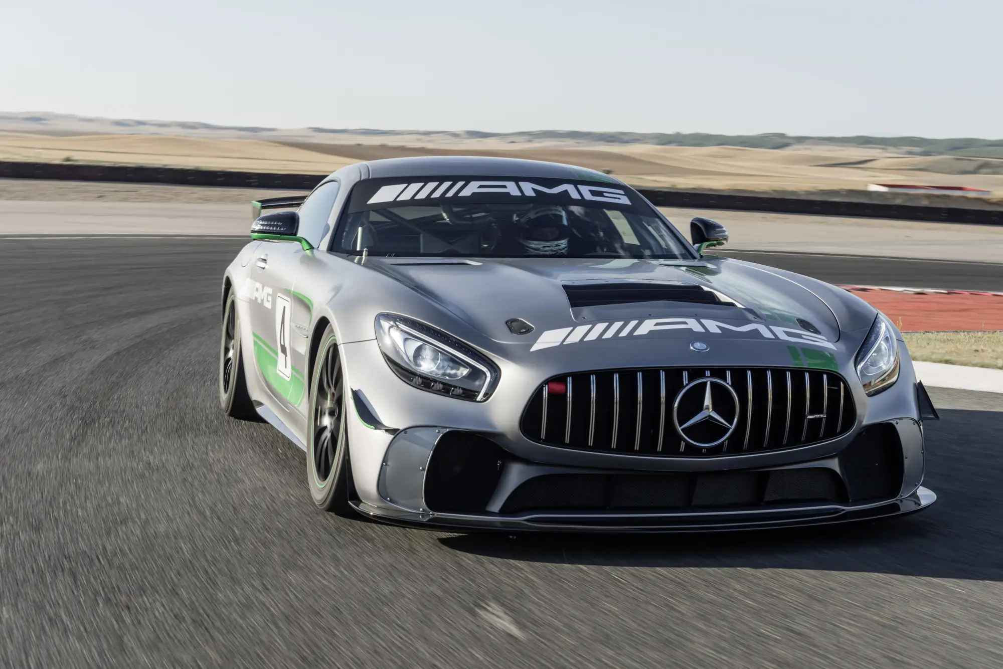 Mercedes AMG GT4 - 3