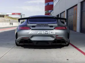 Mercedes AMG GT4 - 5