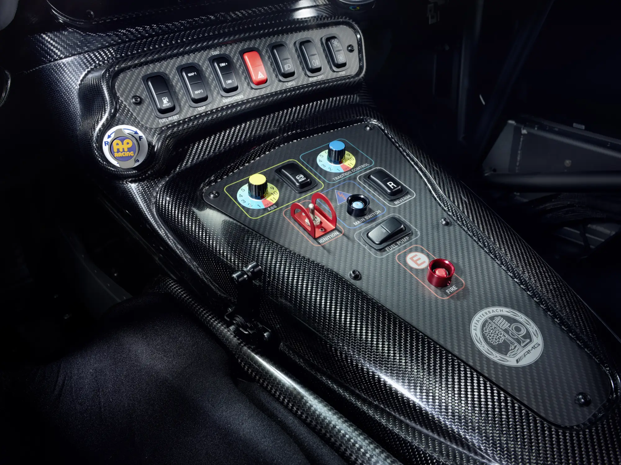 Mercedes AMG GT4 - 12