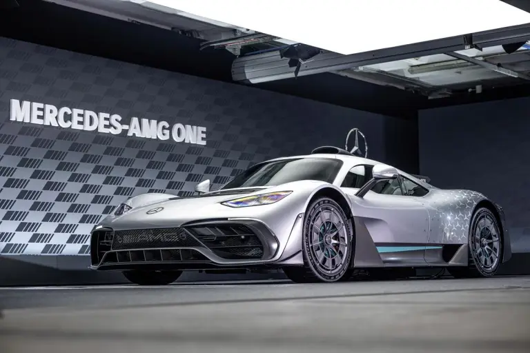 Mercedes-AMG One 2022 - 10