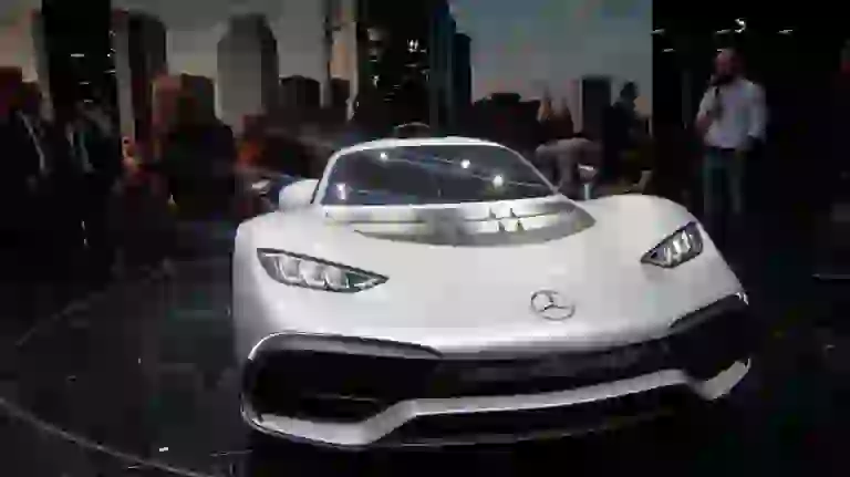 Mercedes-AMG Project ONE Foto Live - Salone di Francoforte 2017 - 11