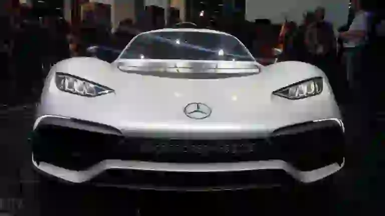 Mercedes-AMG Project ONE Foto Live - Salone di Francoforte 2017 - 13