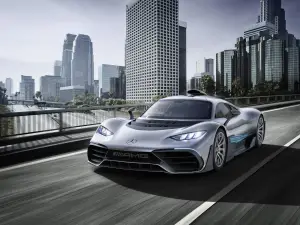 Mercedes AMG Project One foto ufficiali