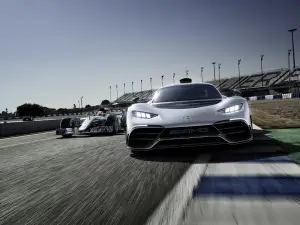 Mercedes AMG Project One foto ufficiali