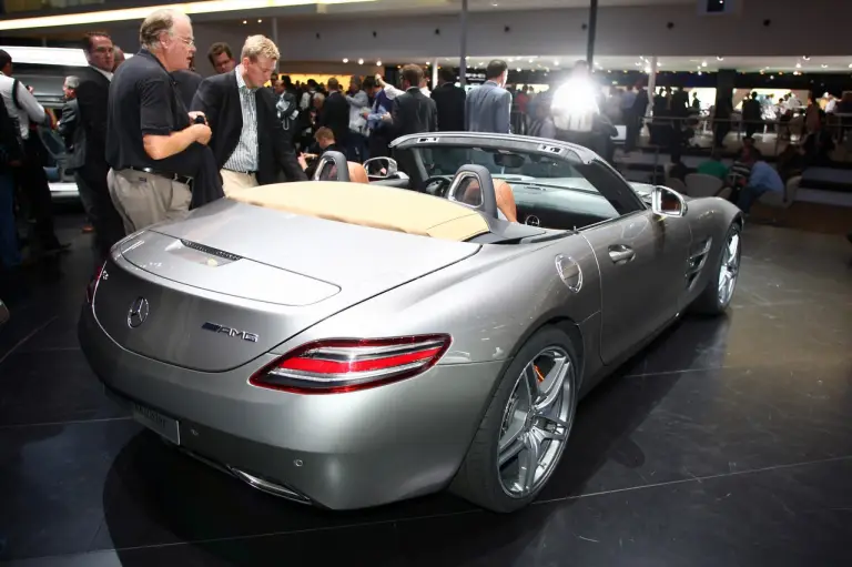 Mercedes AMG Roadster - Salone di Francoforte 2011 - 3