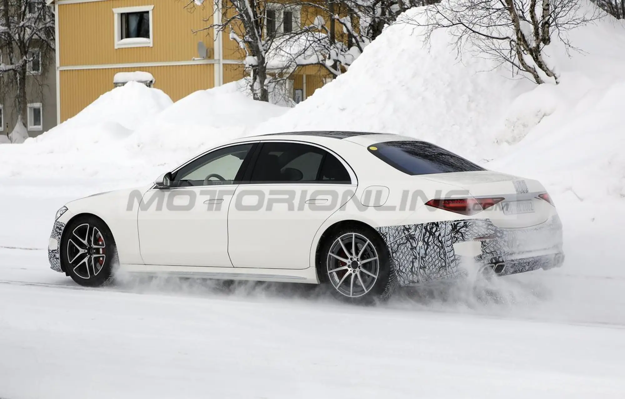 Mercedes-AMG S63 2022 - Foto spia 23-02-2021 - 9