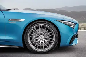 Mercedes-AMG SL 43 - Foto