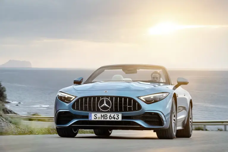 Mercedes-AMG SL 43 - Foto - 35