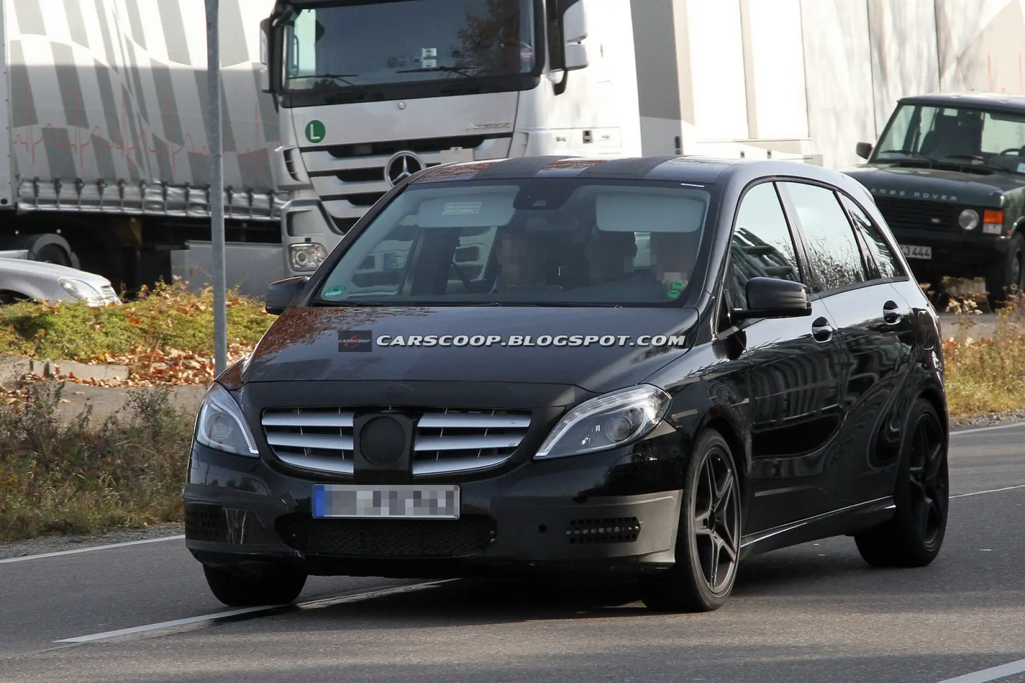 Mercedes B25 AMG - Foto spia 07-12-2011 - 1