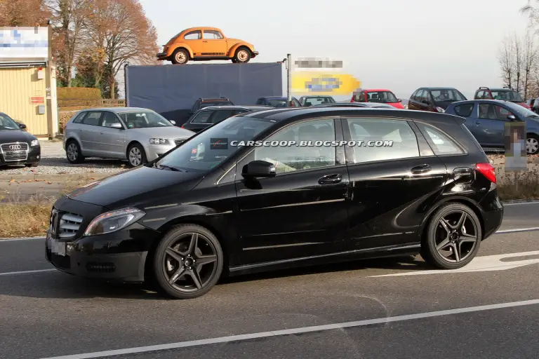 Mercedes B25 AMG - Foto spia 07-12-2011 - 3