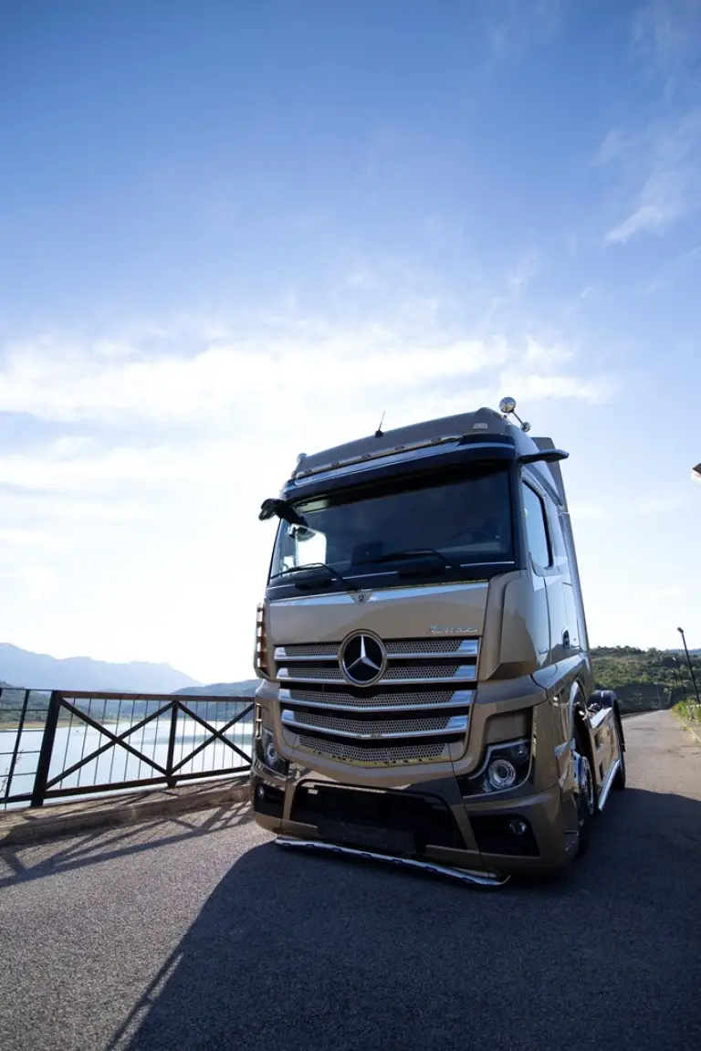 Mercedes-Benz Actros Iconic Edition - 2