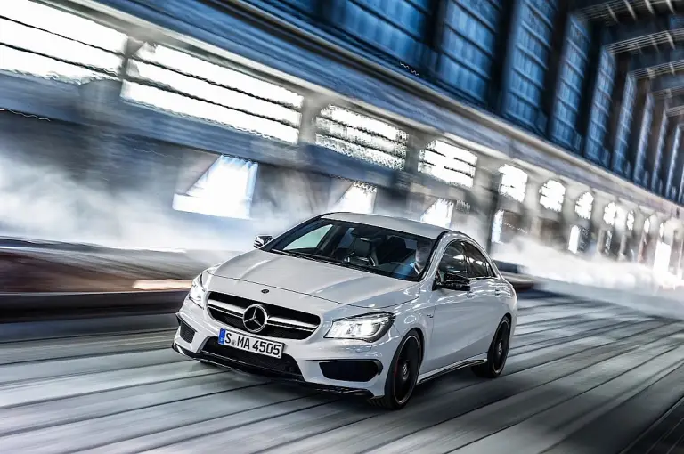 Mercedes-Benz CLA 45 AMG - 4