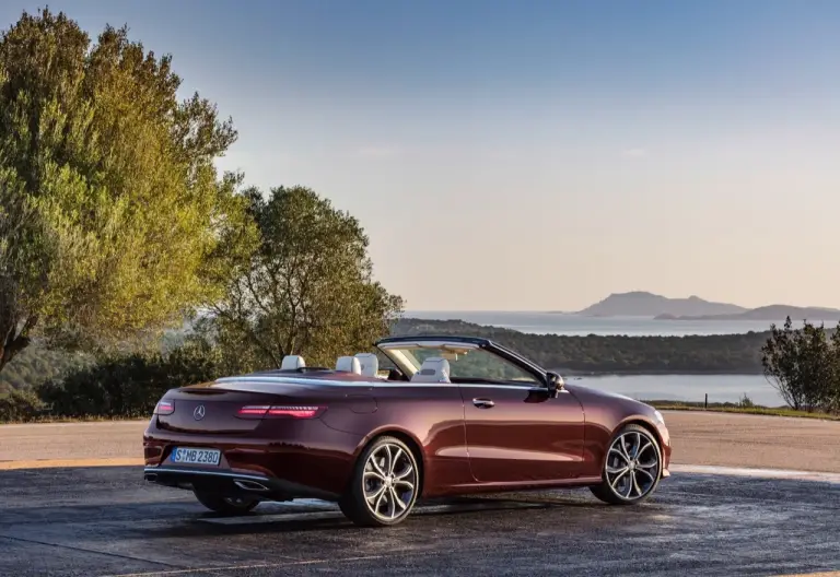 Mercedes-Benz Classe E Cabriolet 2018 - nuova galleria - 16